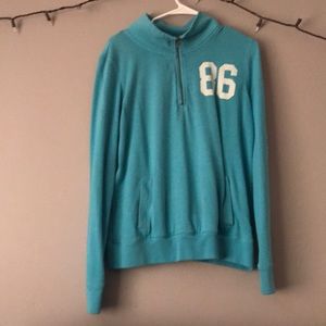 Middle chest sip up sweater